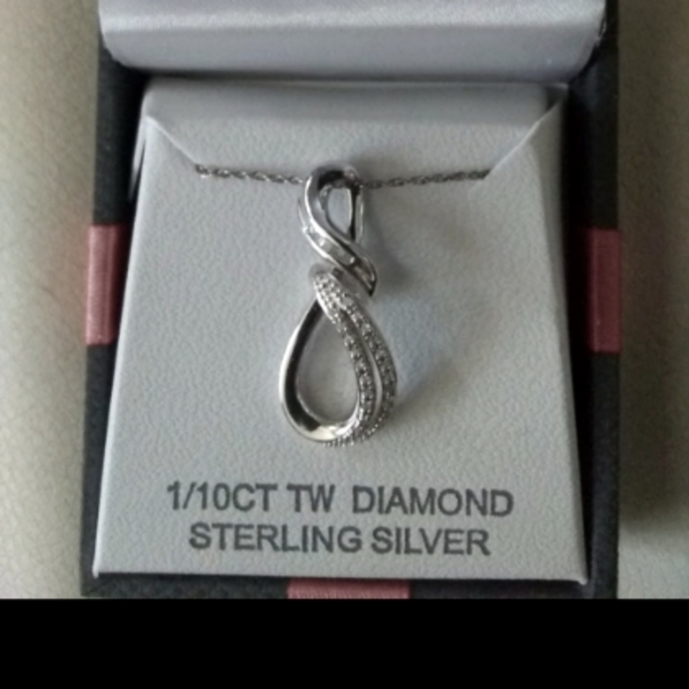 NWTS GENUINE DIAMOND STERLING SILVER NECKLACE